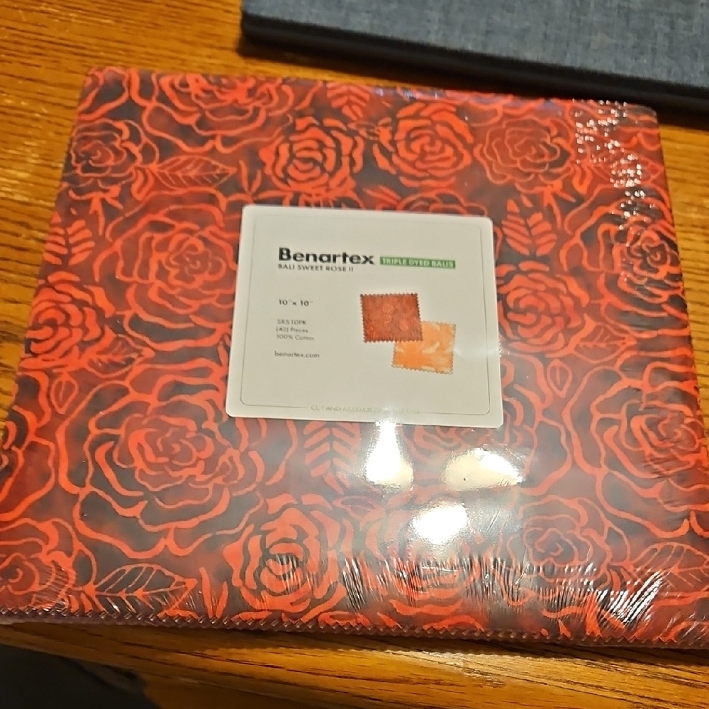 Benartex Bali Sweet Rose Triple Dyed Balis